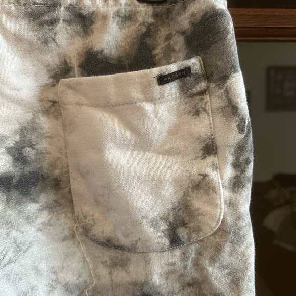 PacSun Volleyball Sweat Shorts Tie-Dye - Picture 3 of 6